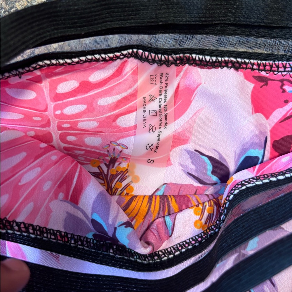 Matching Bestie Bikinis! 🌺 Floral Bikini Set with Black Stripes - Picture 3 of 6